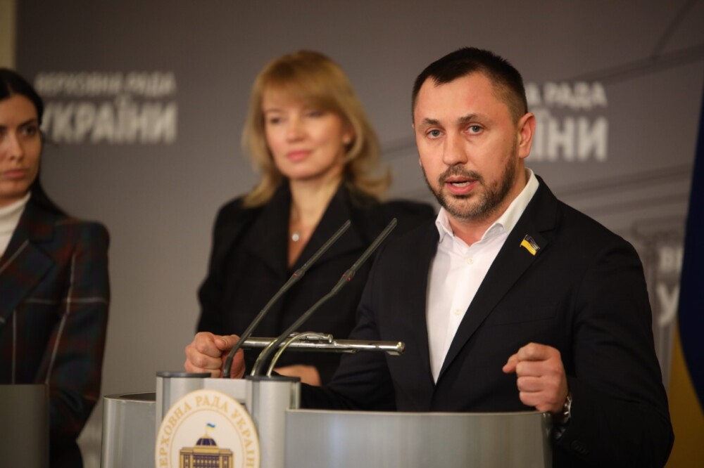 Андрій Стріхарський: «Законопроект захистить простого українця, який вкладає власні зароблені кошти в купівлю квартири»