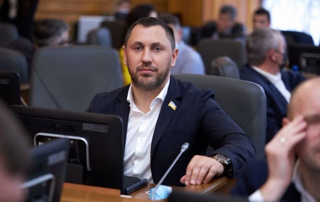 Стріхарський: необхідно на законодавчому рівні врегулювати питання надання публічних послуг в е-формі