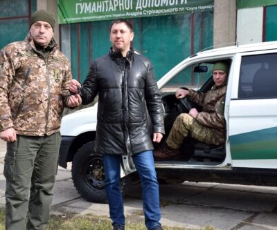 Передали військовим автомобілі