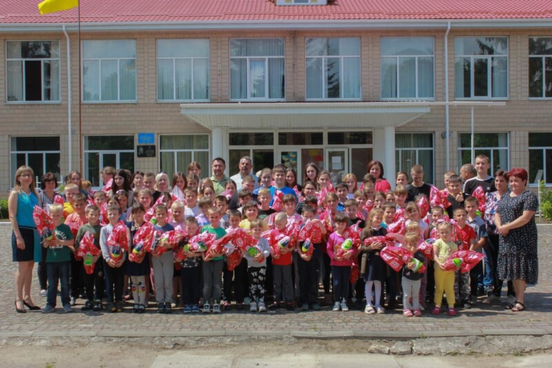 Вітаю з Днем захисту дітей!
