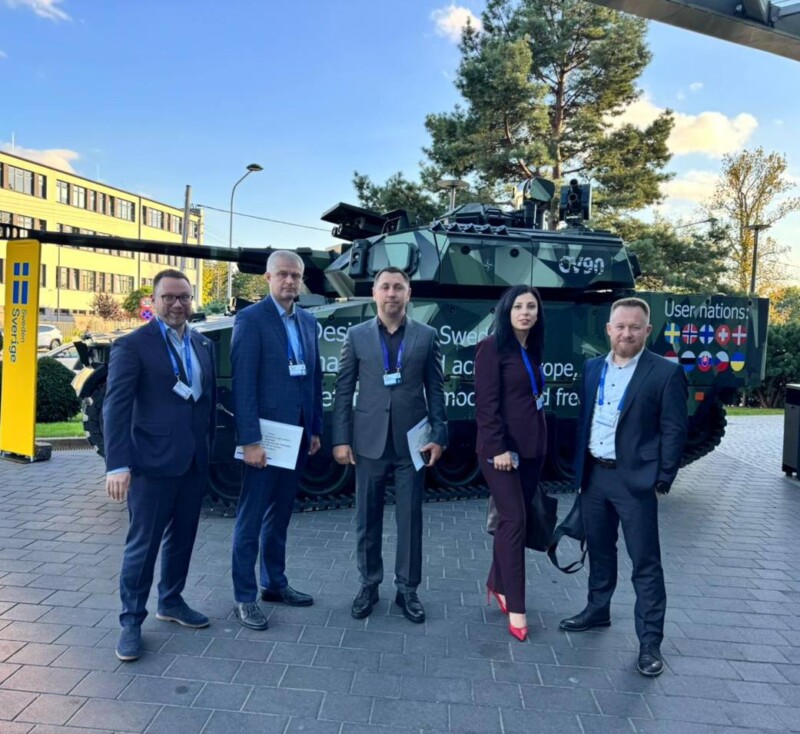 Відвідав Варшавський безпековий форум